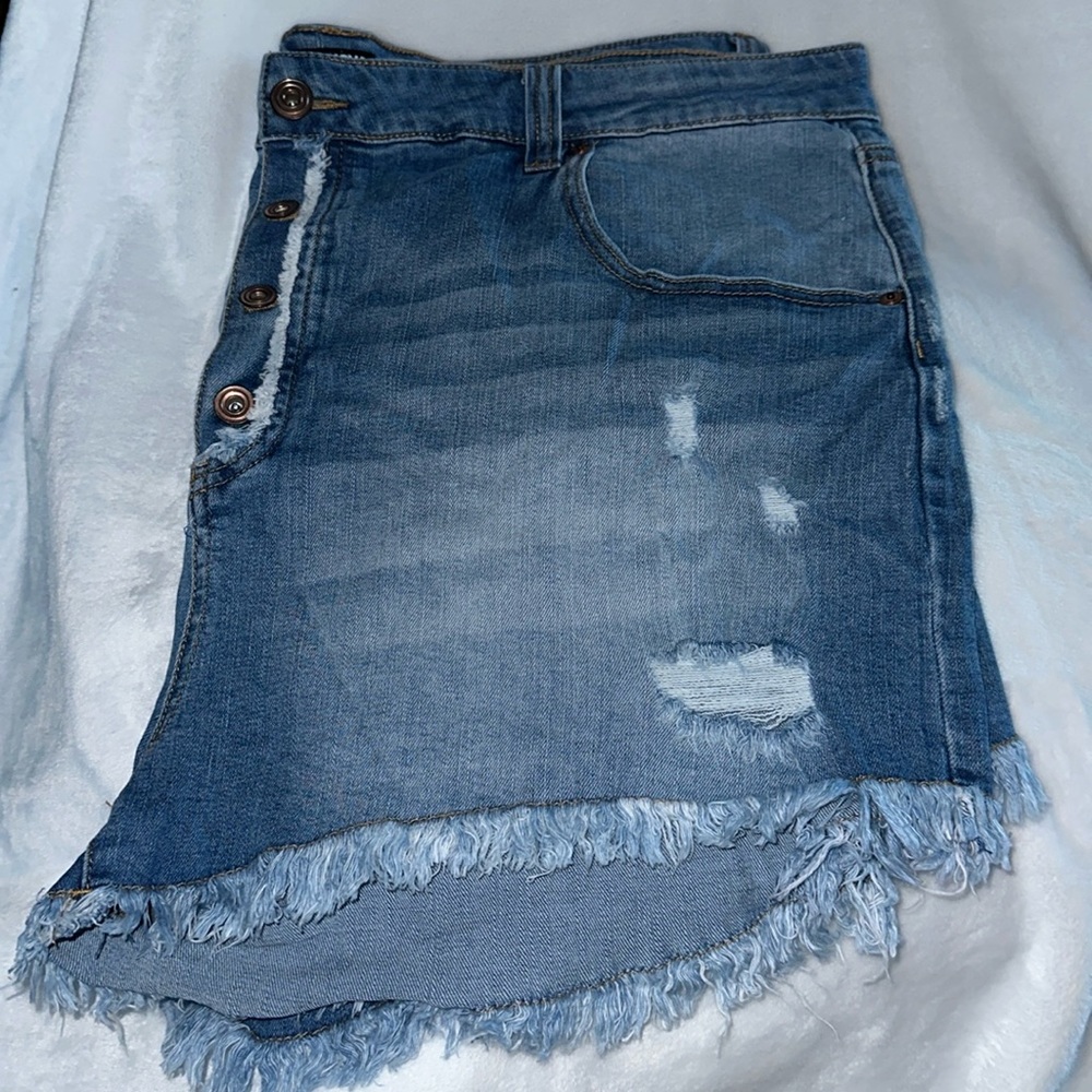 Fashion Nova Blue Denim Shorts size 22